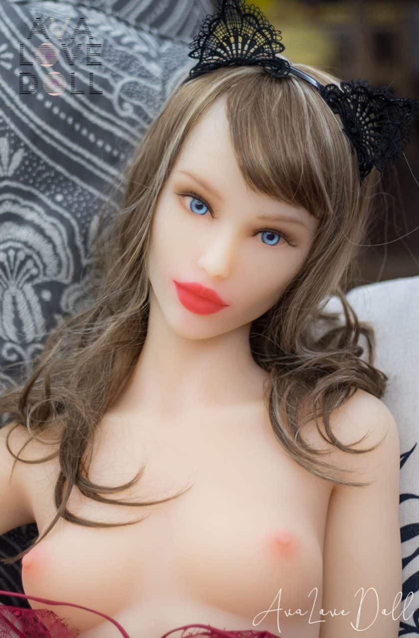 Catie Doll Forever Visage Face Bouche Yeux
